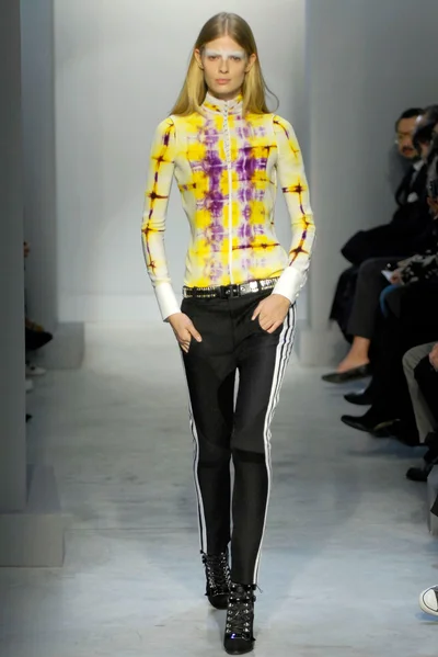 Look 25